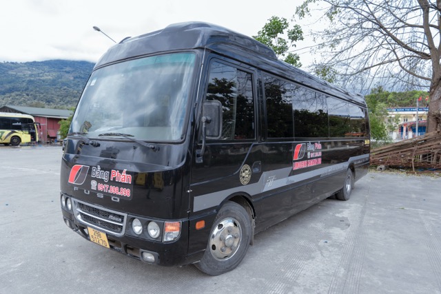 Limosine Bus photo 2